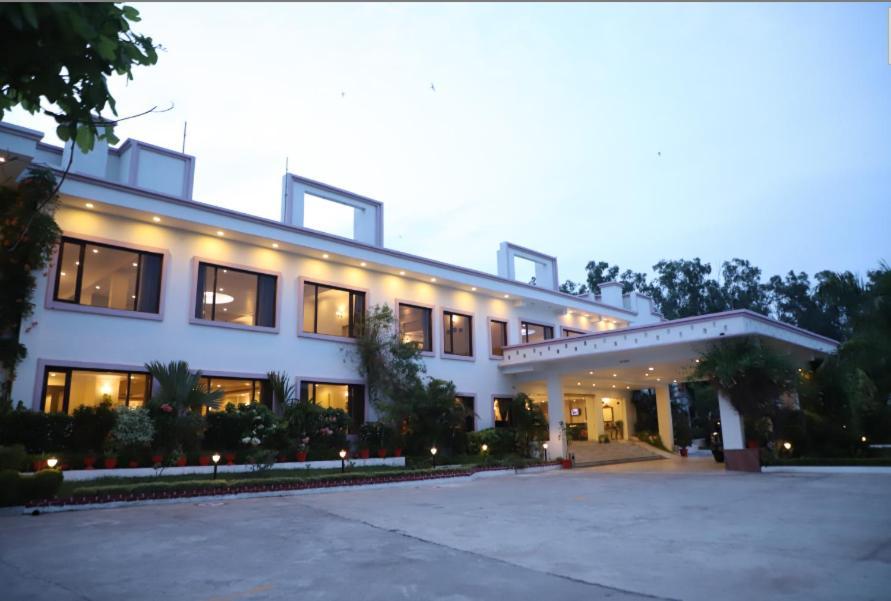 A S Hotels Khajuraho Exterior photo